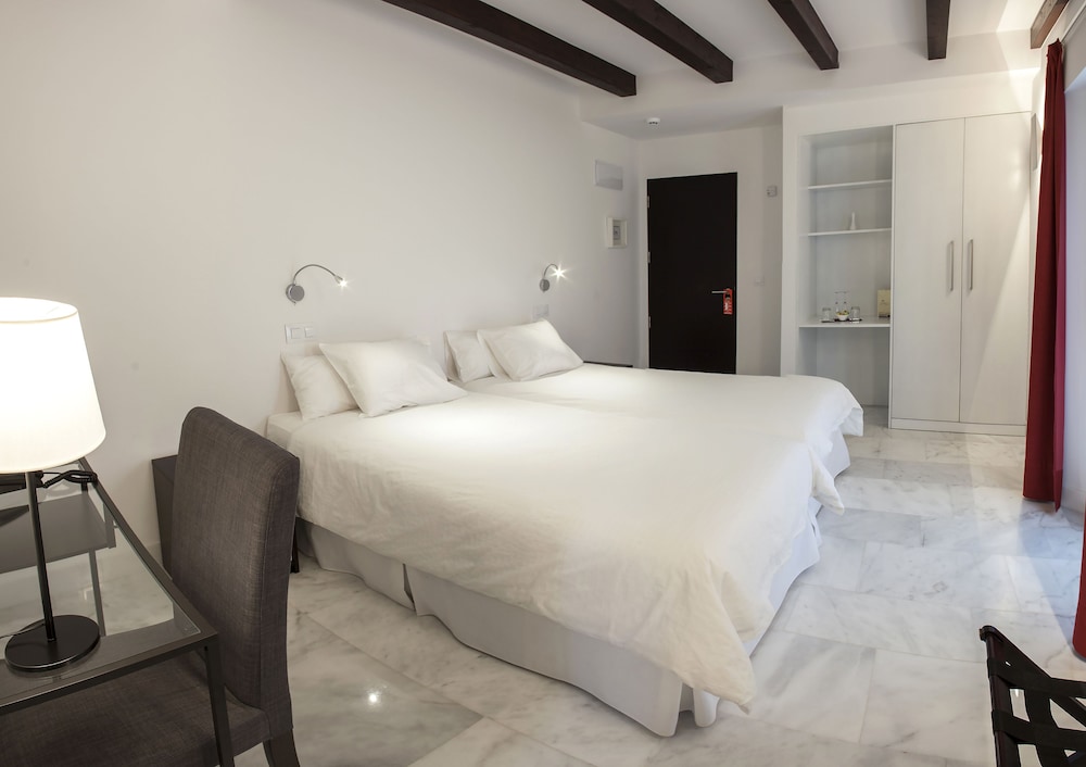 Superior Double or Twin Room photo 3
