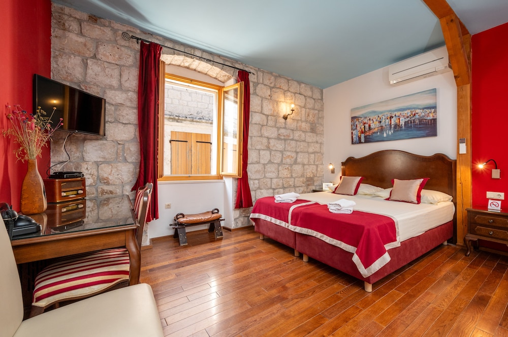 Triple Room - Photo 1