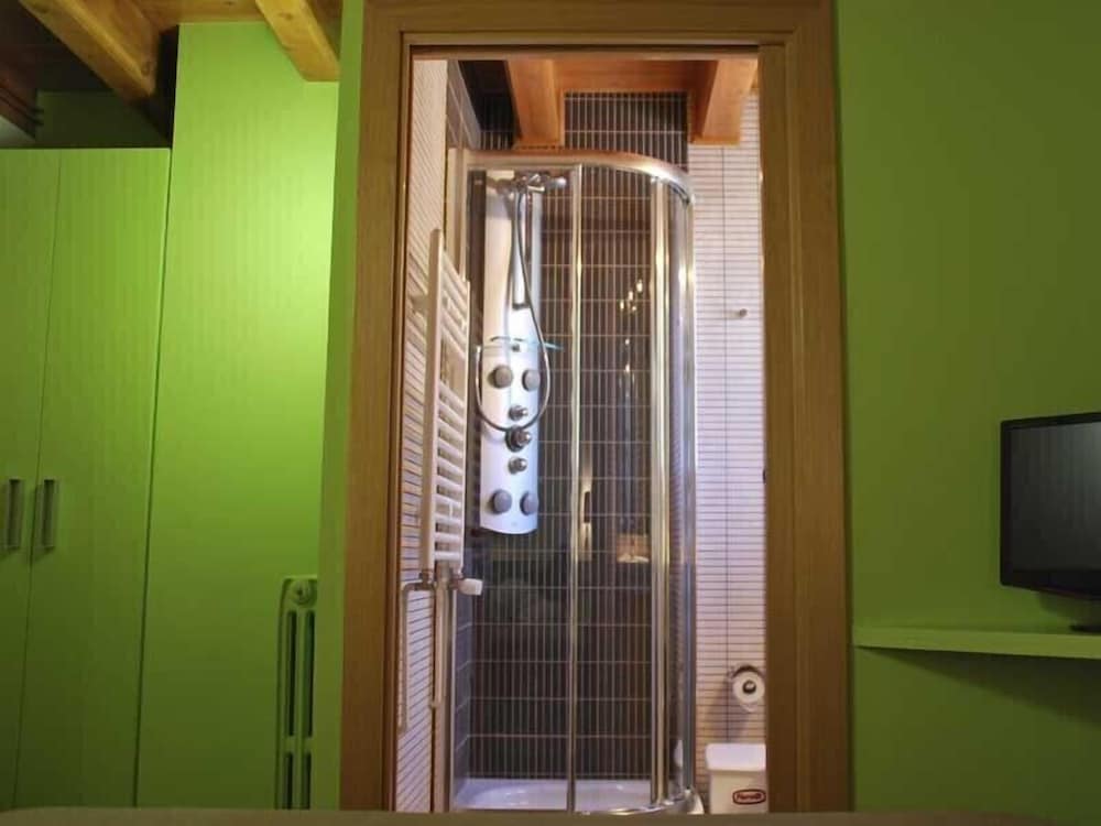 Single Room - Photo 6