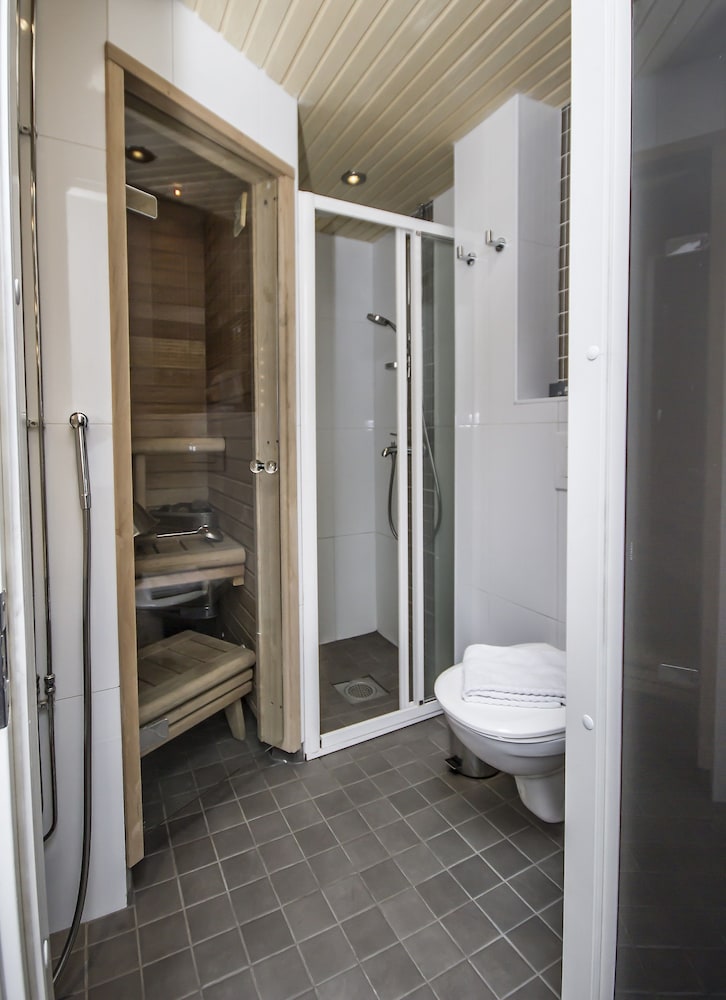 Standard Room, 2 Twin Beds, Non Smoking, Sauna - Photo 15