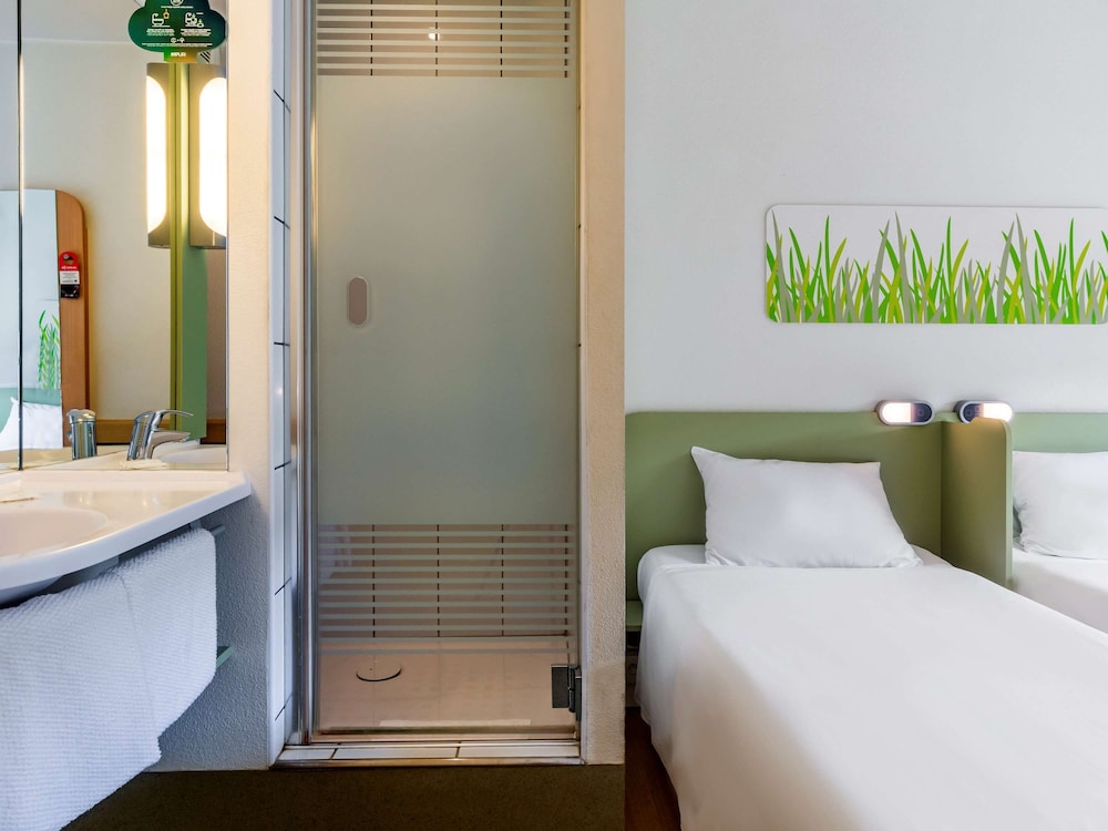 Basic Twin Room, 2 Twin Beds - Photo 3