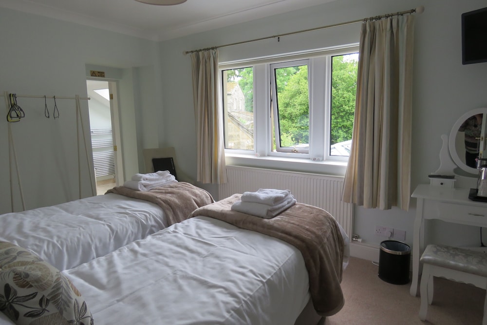 Standard Twin Room, Ensuite - Photo 2