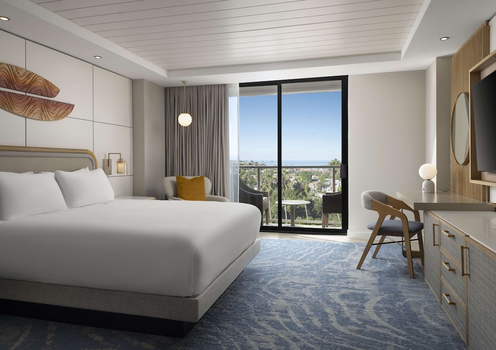 Room, 1 King Bed, Accessible, Ocean View (Hearing)