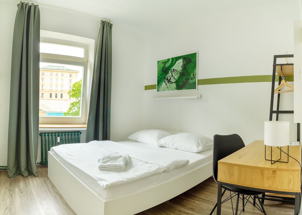 Design Apartment, 4 Bedrooms, 2 Bathrooms