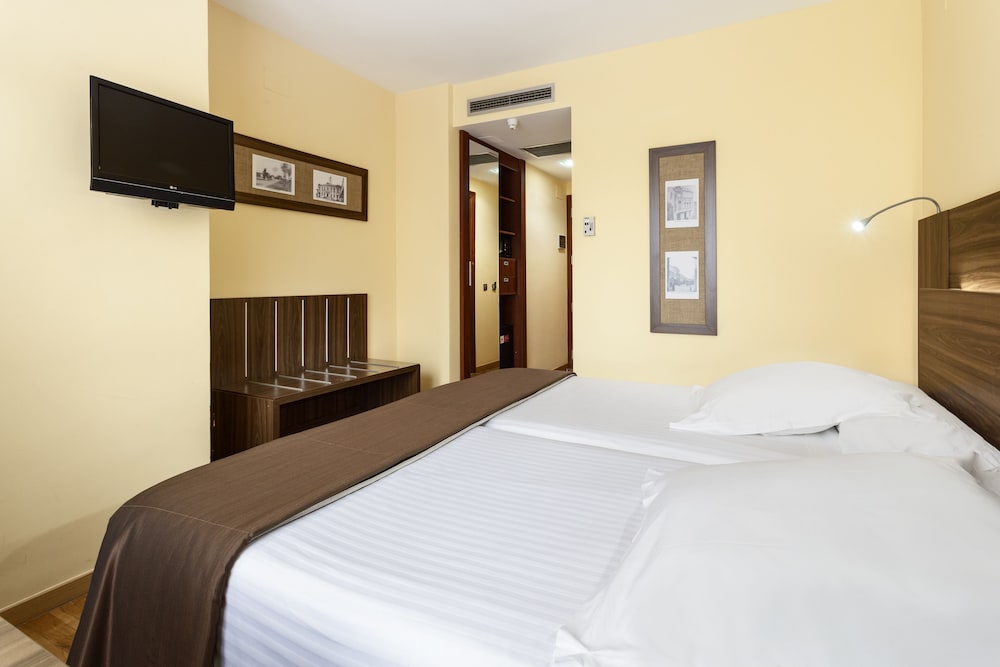 Double Room (Twin) - Photo 6