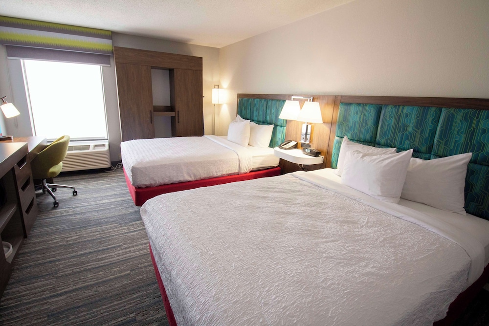 Two Double Beds Accessible - Photo 8
