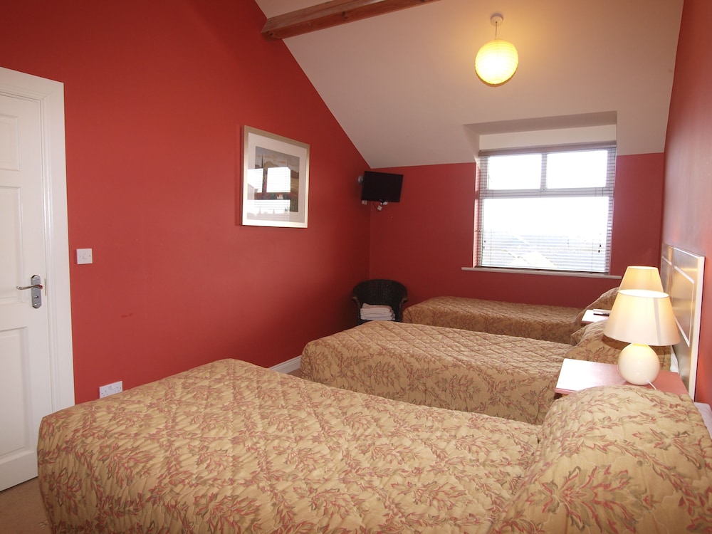 Triple Room (Breakfast included)