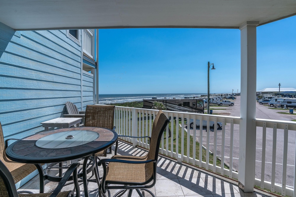 A Beachside Retreat 2 bed 2 Bath w Washer and Dryer, Photo 9