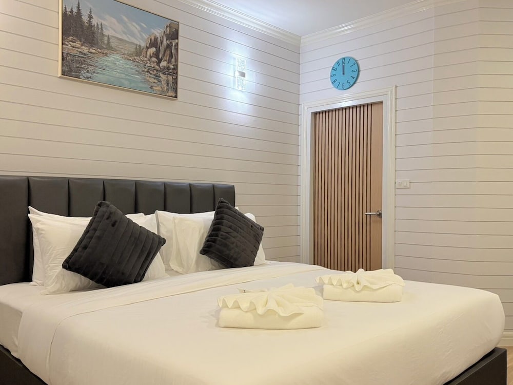 Superior King Room - Photo 1