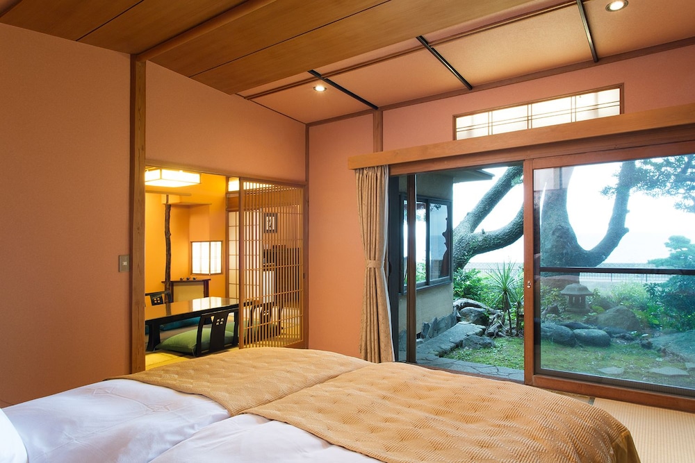 Japanese Western Style Room, Smoking photo 1