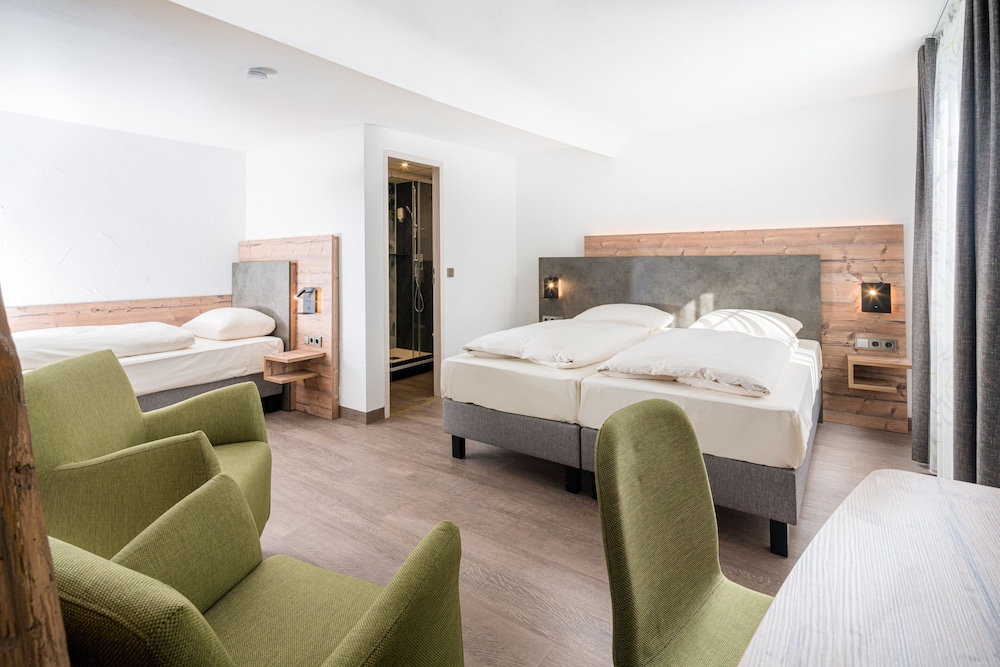 Triple Room, 1 Bedroom, Non Smoking, City View