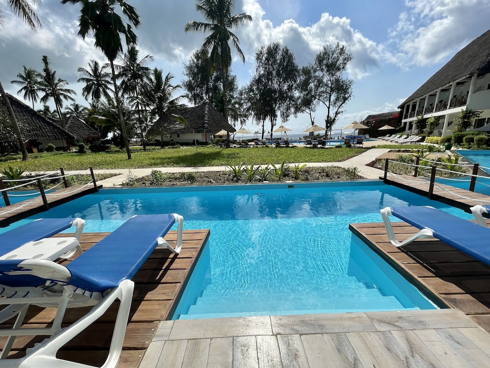 SWIM-UP photo 3