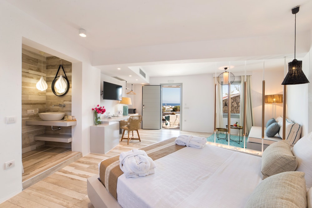 Deluxe Suite, Sea View photo 1