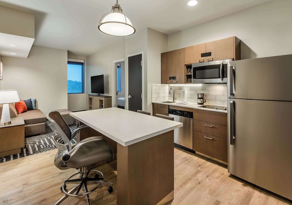 Suite, 2 Queen Beds, Kitchen - Photo 3