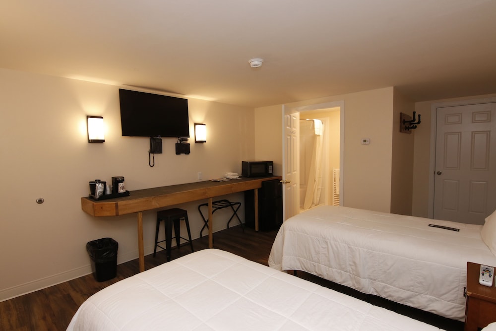 Room, 2 Twin Beds, Golf View, Ground Floor photo 1