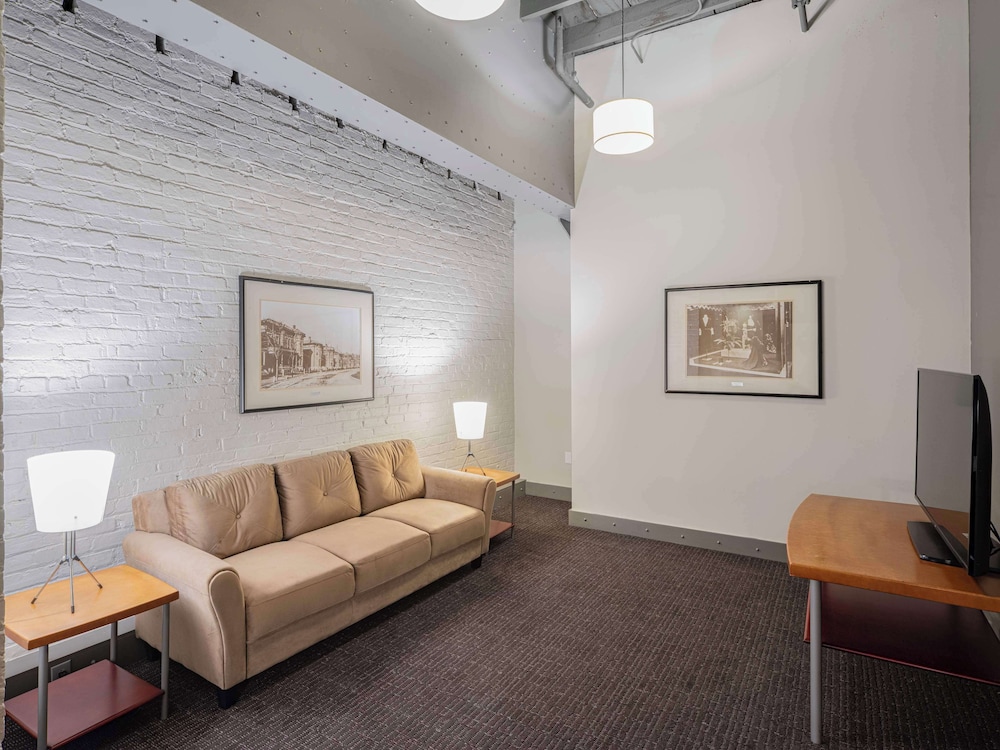 Superior Room, 1 King Bed (Preferred Loft King) - Photo 3