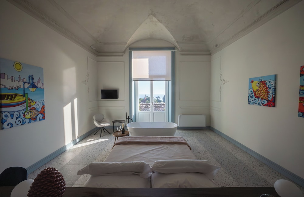 Room, Balcony photo 1