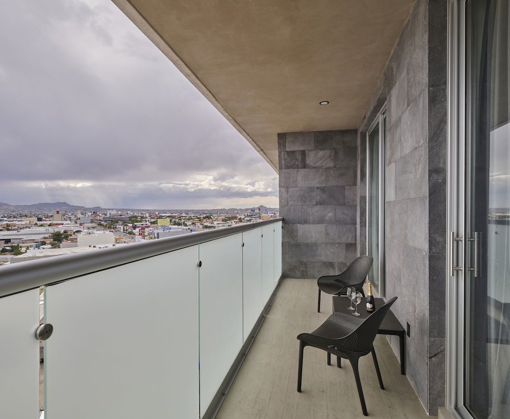 Suite, 1 Bedroom photo 2