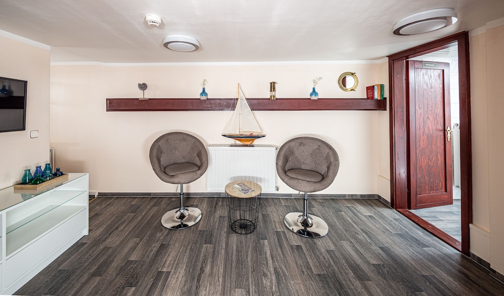Suite (Captain's cabin) photo 1