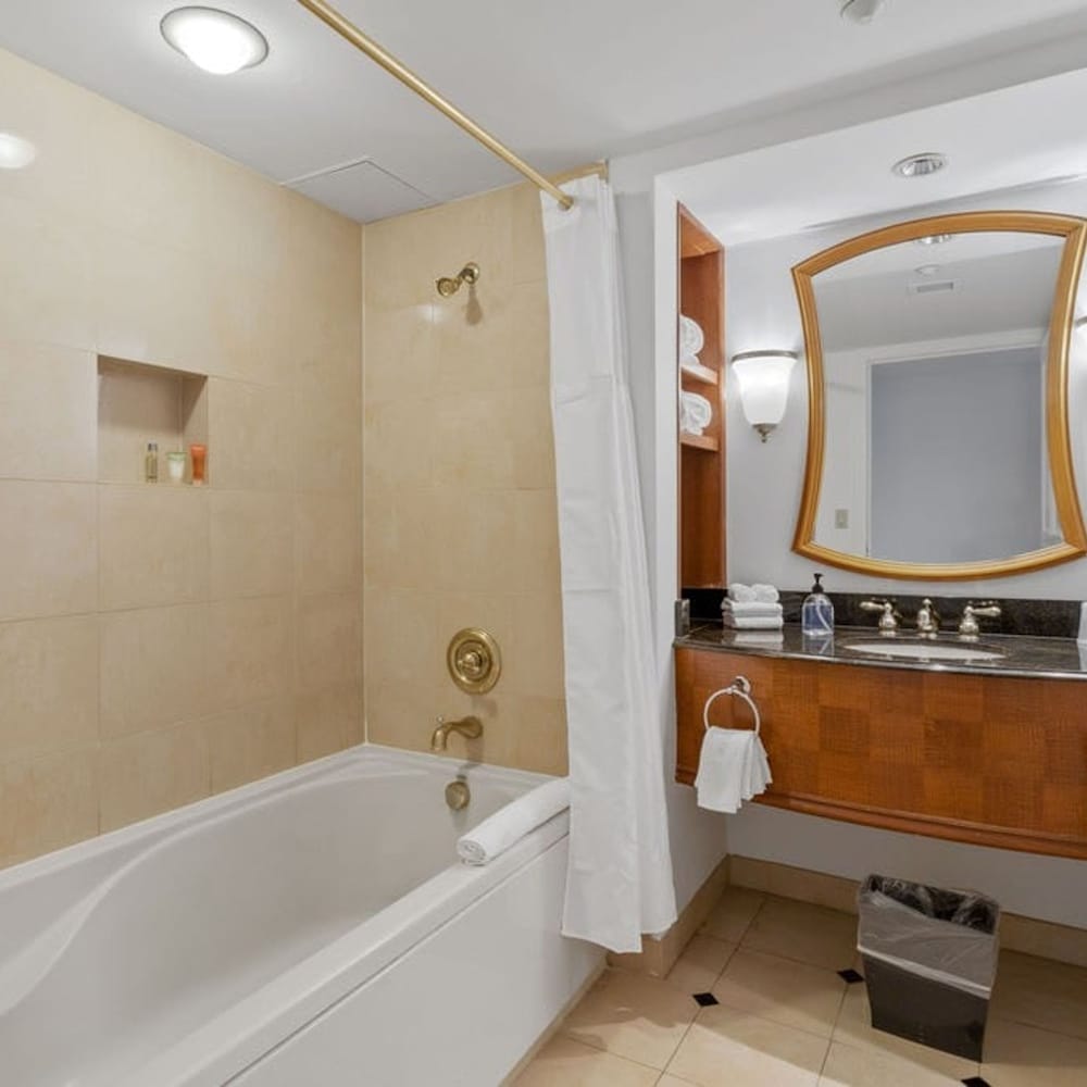 TWO Adjacent Spacious Cozysuites på Strandpromenaden, Billede 51