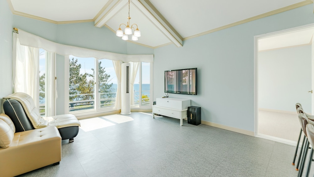 Basic Room, 2 Bedrooms (Beakdusan)