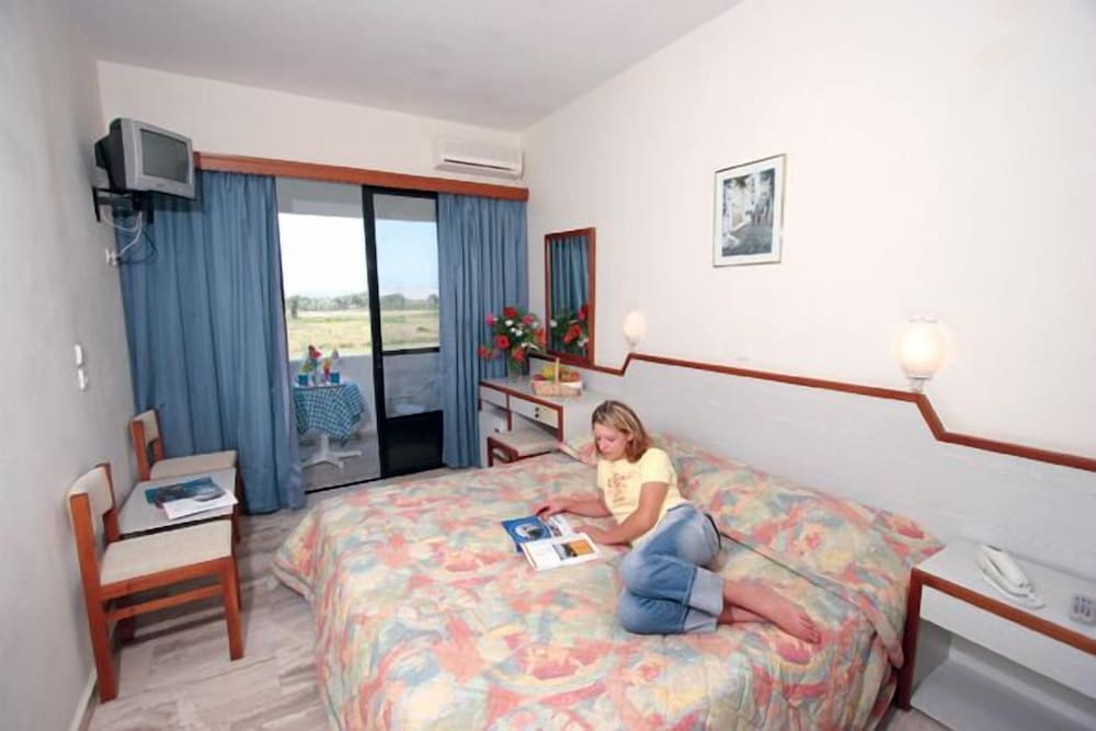 Standard Room photo 2