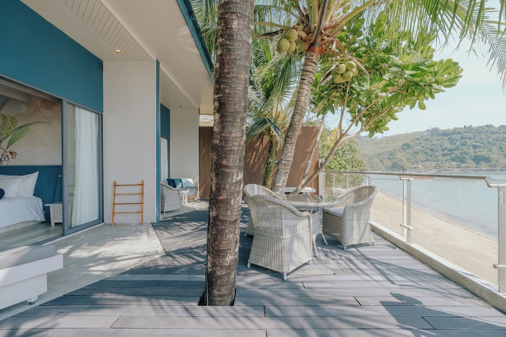 Deluxe Ocean View Room (Adults Only) - Photo 4