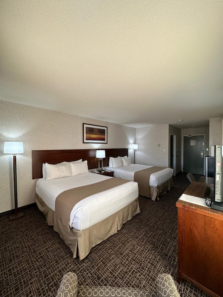 Room, 2 Queen Beds, Kitchenette