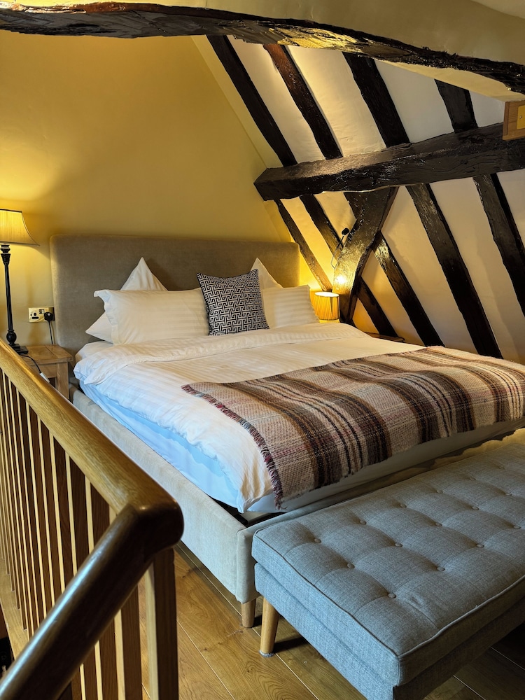 Superior Double Room, 1 Queen Bed, Non Smoking, Ensuite