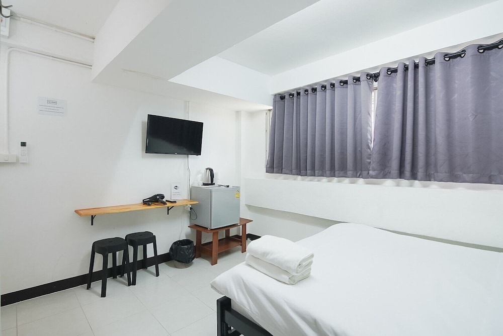 Standard Room, City View photo 2