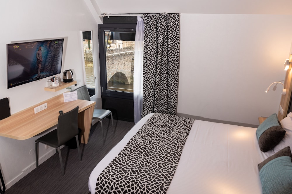 Superior Room, 1 King Bed, River View (Larger Room;Twin bed on request) - Photo 2