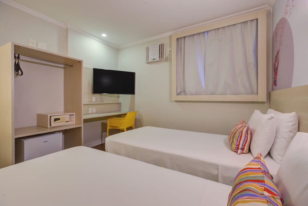 Standard Twin Room - Photo 13