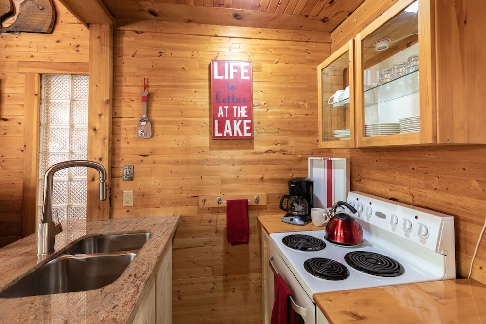 Sundog Cottage (14 Beds) photo 3