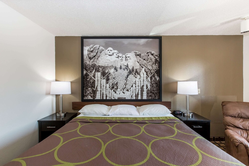 Standard Room, 1 Queen Bed, Non Smoking - Photo 2