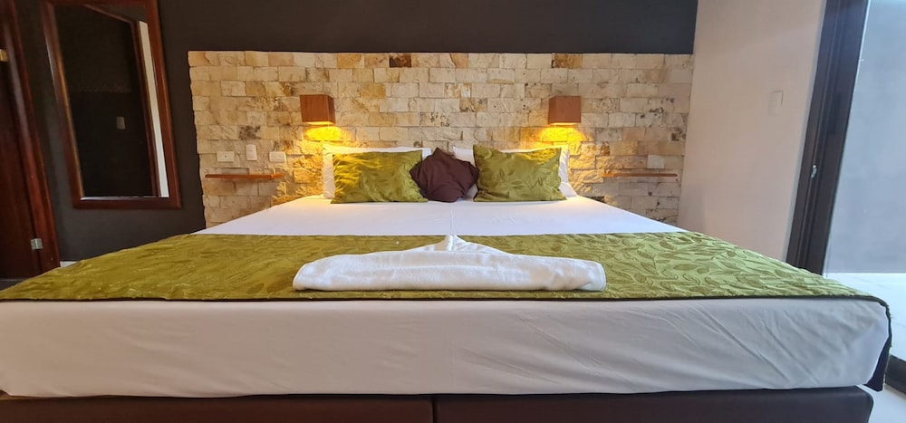 Superior Room, 1 King Bed, Terrace photo 3