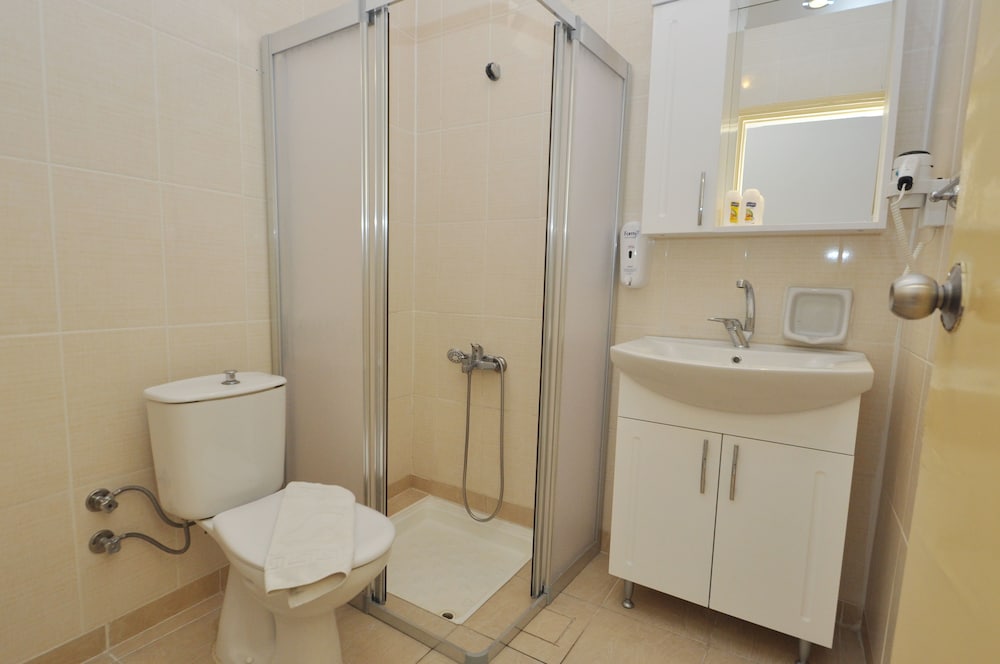 Basic Double or Twin Room, 1 Double Bed, City View photo 3