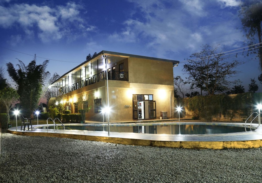 Luxury Cottage (Pool Side) photo 3