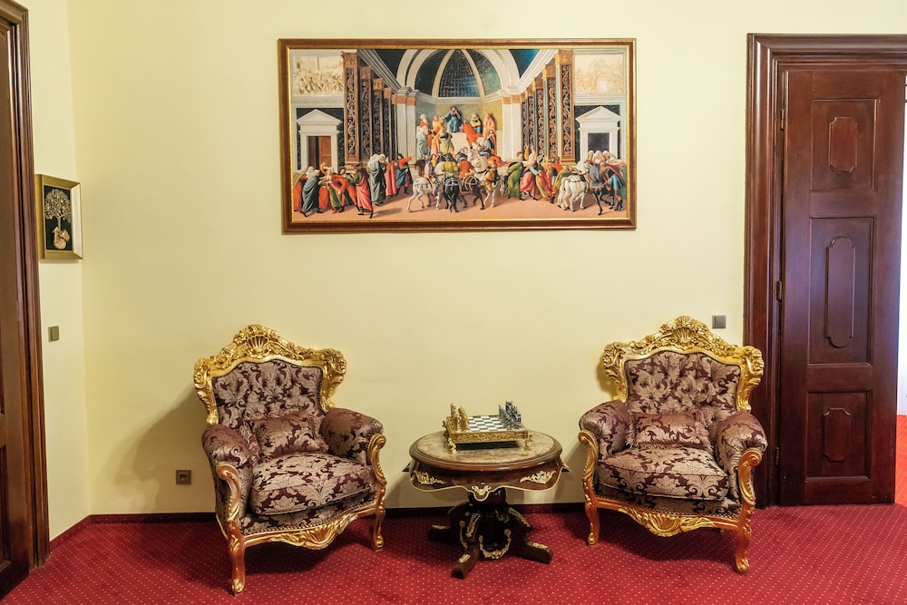 Royal Suite, Park View photo 3
