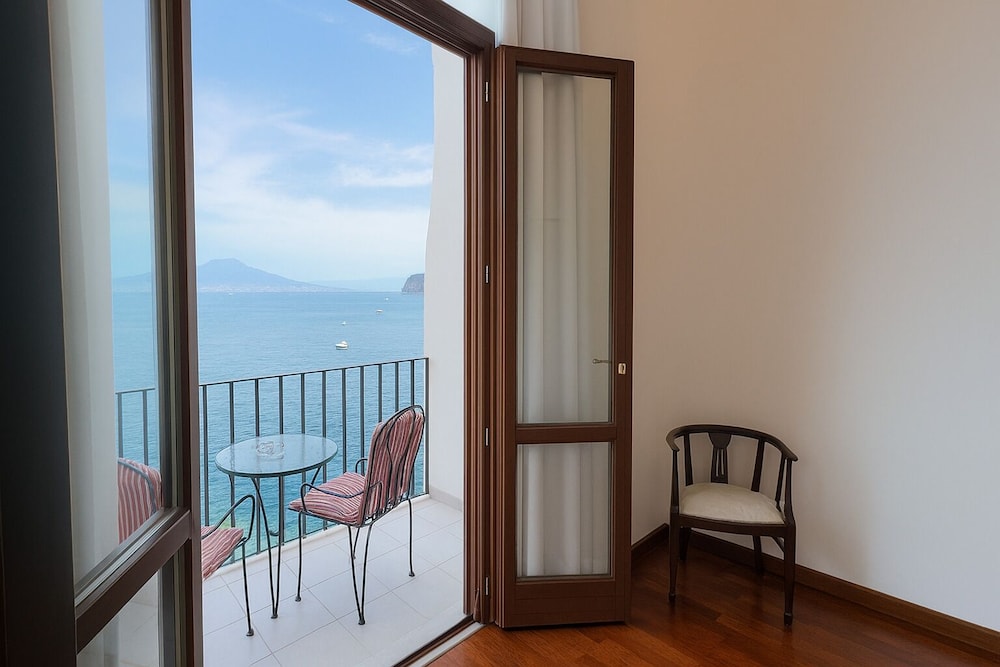 Suite, Sea View - Photo 3