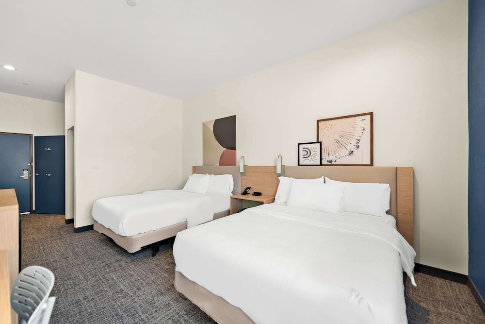 Room, 1 Bedroom, Accessible (Roll-In Shower) - Photo 2