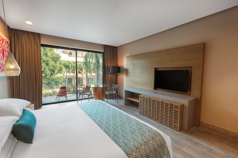 Premium Room, 1 King Bed, Corner