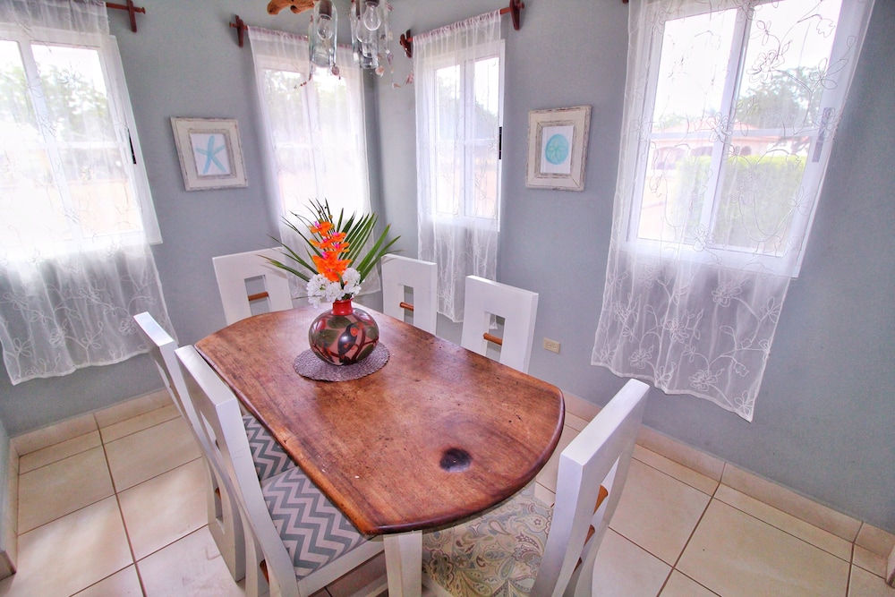 Premium House, 4 Bedrooms, Non Smoking, Pool View photo 2