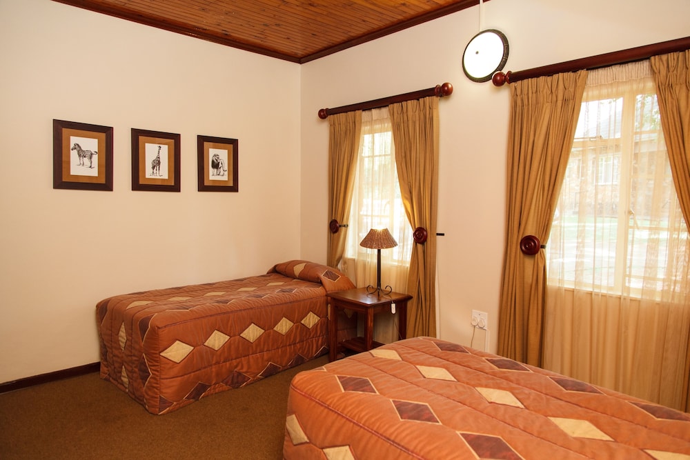 Classic Chalet, 2 Bedrooms, Accessible, Ground Floor photo 2