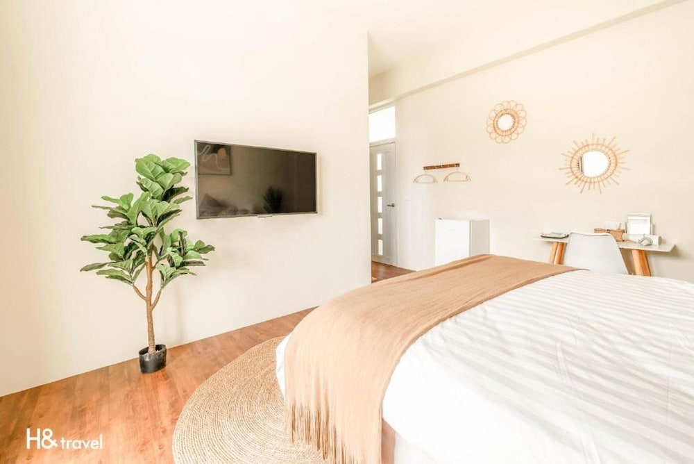 Deluxe Double Room, Balcony - Photo 2