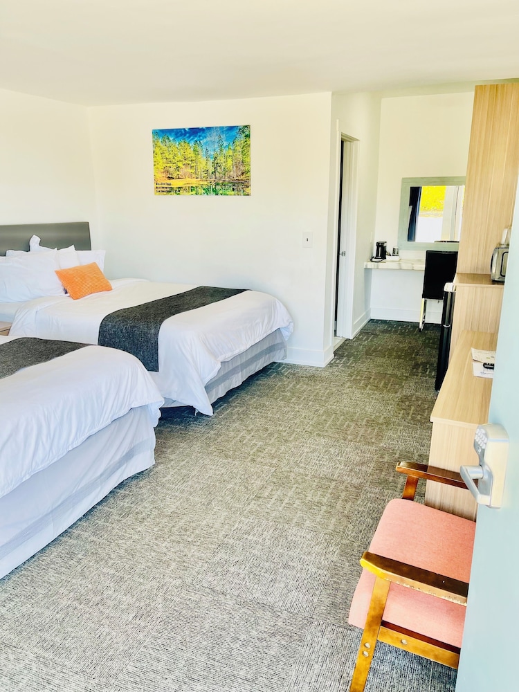 Room, 2 Queen Beds photo 1