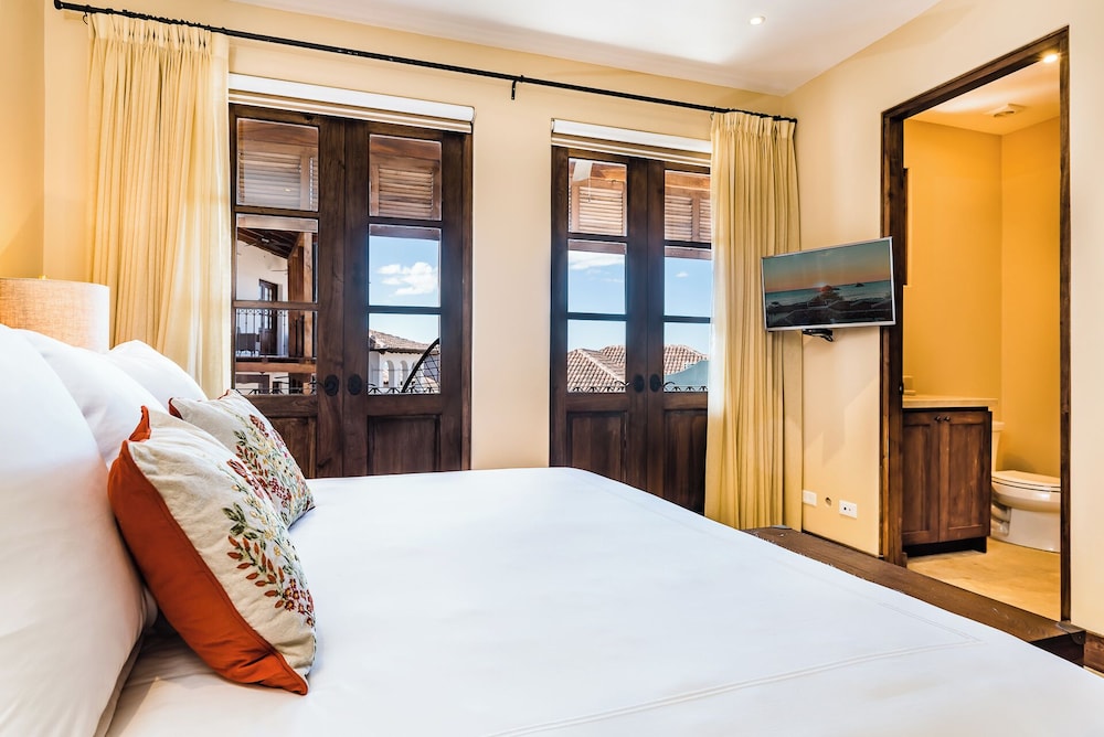 Deluxe Apartment, Multiple Beds, Balcony, Ocean View (20 Plaza Carlota | 4 BR | 4.5 BA)