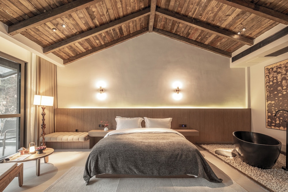 Deluxe Double Room, Balcony, Garden View