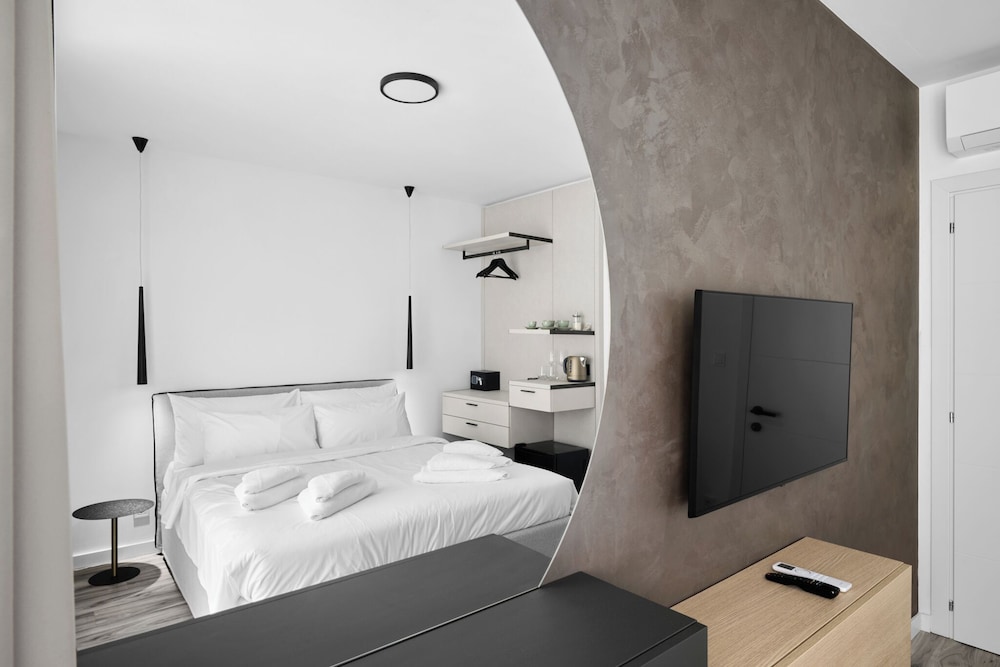 Deluxe Apartment, 2 Bedrooms, Balcony, Garden View