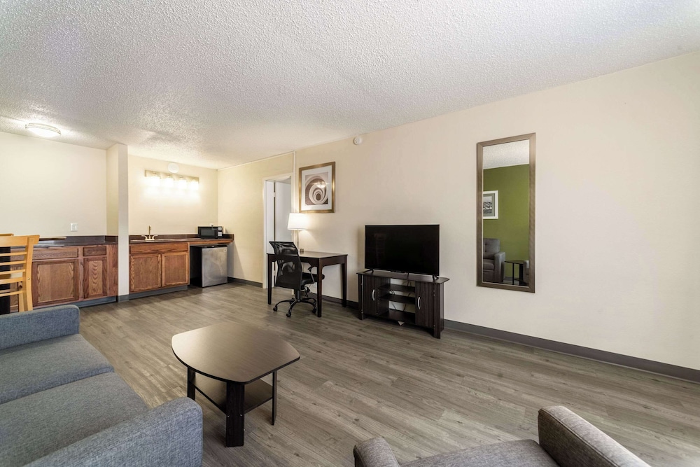 Suite, Multiple Beds, Non Smoking (Upgrade) - Photo 1