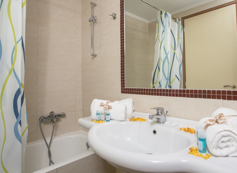 Standard Triple Room, City View (Building 1 & Building 2) - Photo 3